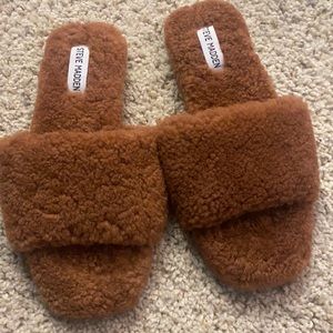 Furry Steve Madden slides